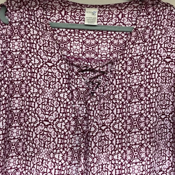 Terra & Sky plus Size Sleeveless Top - Picture 2 of 8